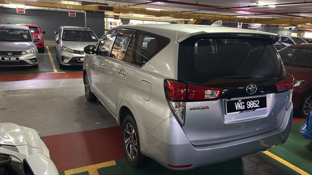 Toyota INNOVA