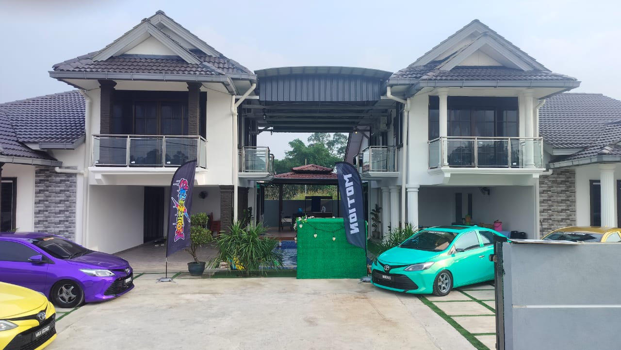 TERATAK DKIAMBANG VILA POOL 1