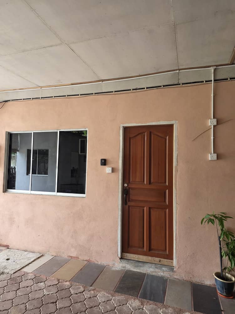 Roomstay Ummi Rose (B)