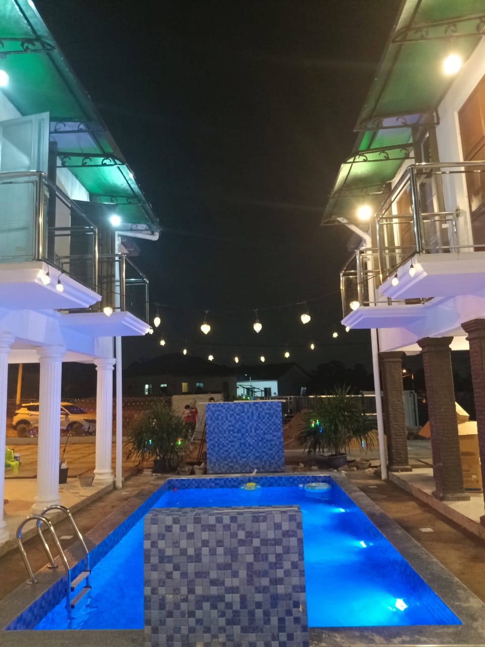 TERATAK DKIAMBANG VILA POOL 2